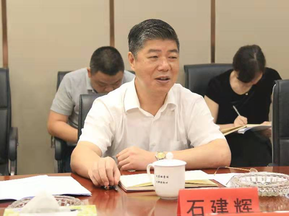 副厅长李丙力,省地方金融监管局党组成员,副局长陈祥东参加调研和座谈